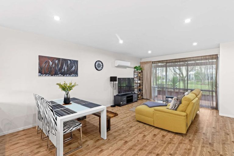 Photo of property in 74 Kuaka Drive, Takanini, 2112