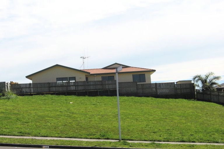 Photo of property in 8 Lorrigan Way, Welcome Bay, Tauranga, 3112