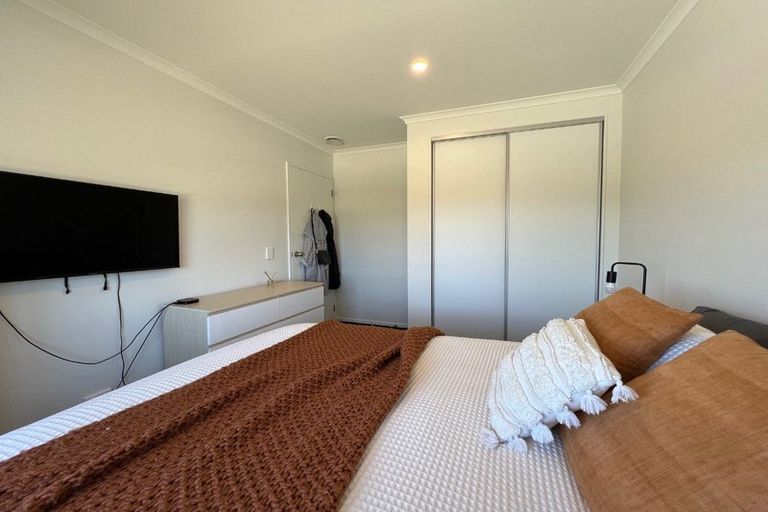 Photo of property in 33 Katipo Road, Takanini, 2112