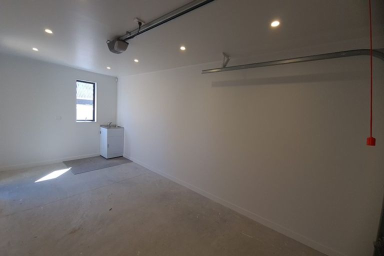 Photo of property in 15 Walsall Street, Addington, Christchurch, 8024