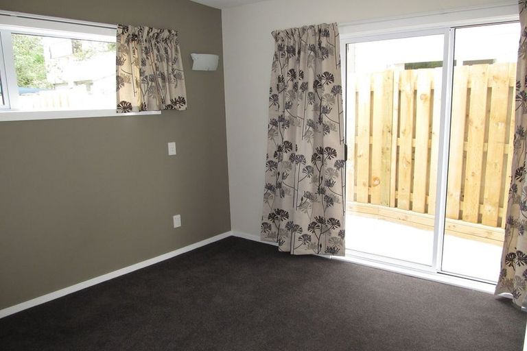 Photo of property in 16a Lincoln Avenue, Tawa, Wellington, 5028