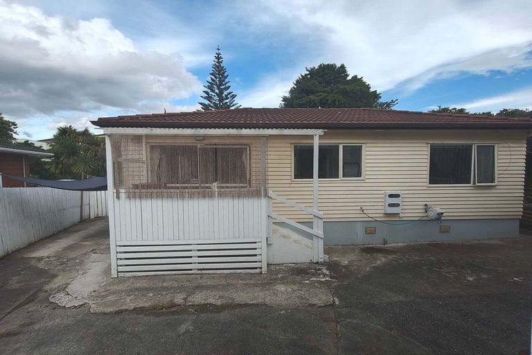 Photo of property in 16 Rotoiti Avenue, Pakuranga Heights, Auckland, 2010