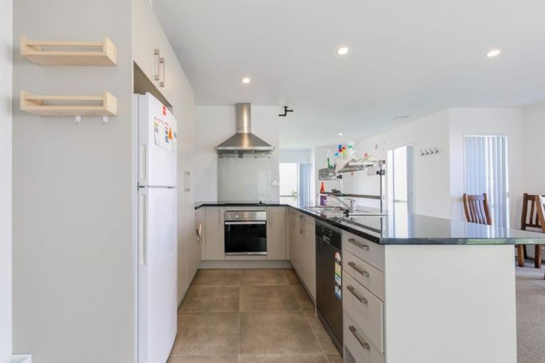 Photo of property in 2/26 Hollowout Street, Takanini, 2112