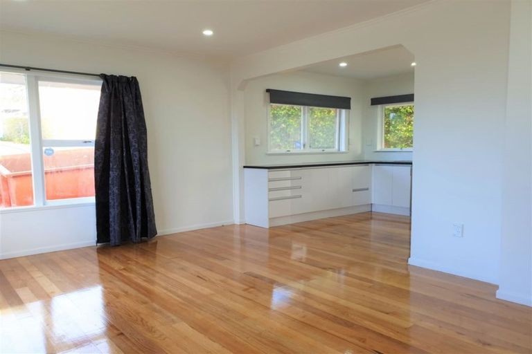 Photo of property in 61 Ocean View Road, Hillcrest, Auckland, 0627