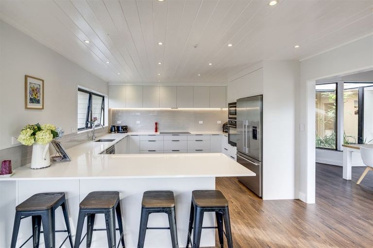 Photo of property in 55 Churchill Drive, Taradale, Napier, 4112