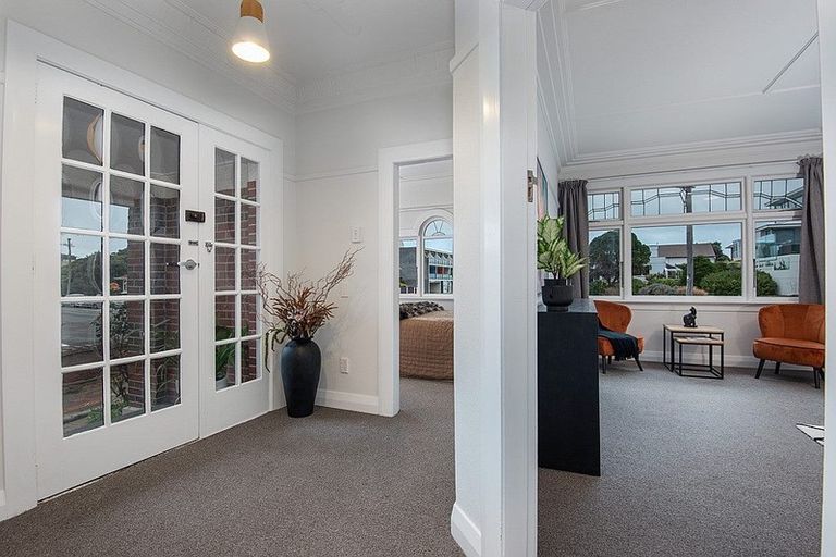 Photo of property in 31 Beach Street, Saint Clair, Dunedin, 9012