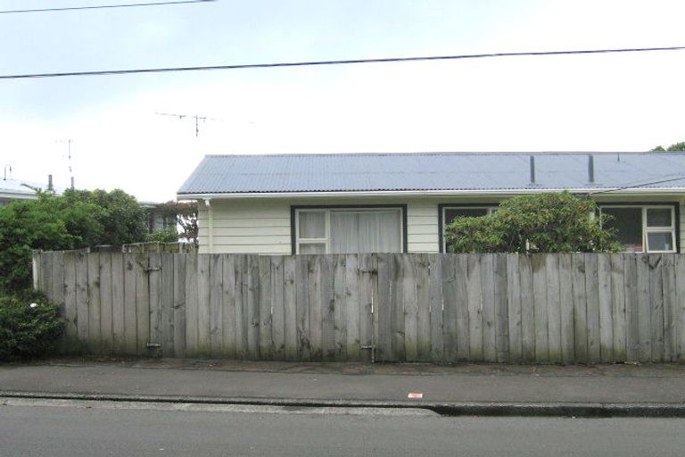 Photo of property in 10 Trebann Street, Paparangi, Wellington, 6037