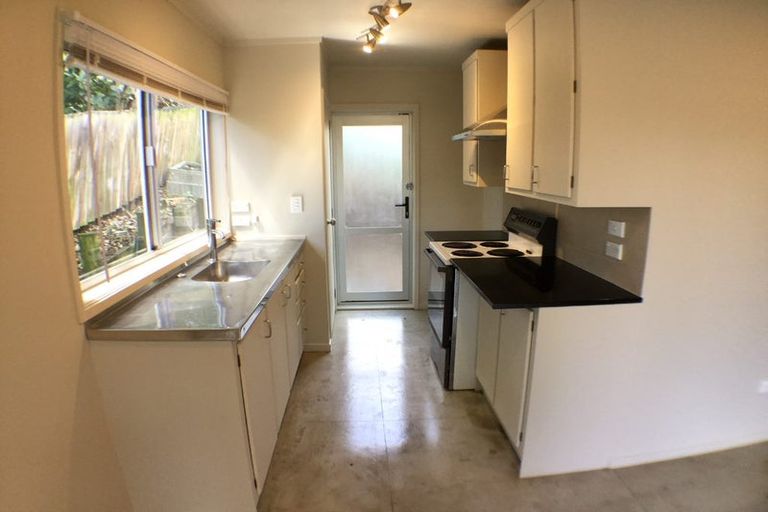 Photo of property in 53 Ellice Road, Totara Vale, Auckland, 0629