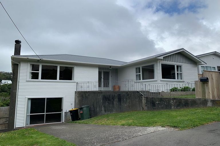 Photo of property in 16 Angell Street, Johnsonville, Wellington, 6037