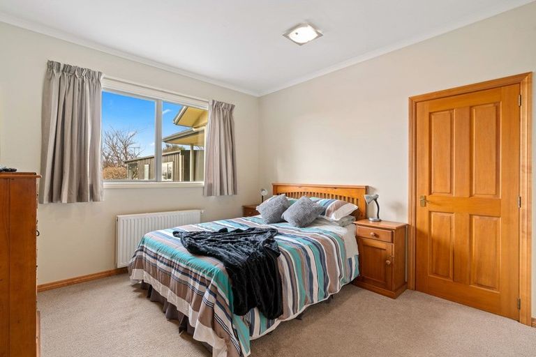 Photo of property in 1 Hollyhock Lane, Wanaka, 9305