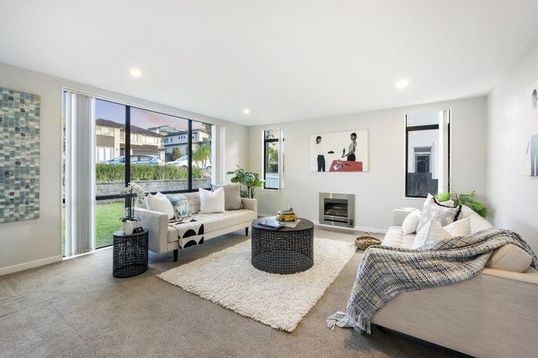 Photo of property in 16 Oak View Terrace, Schnapper Rock, Auckland, 0632