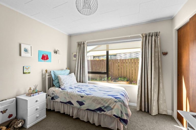 Photo of property in 6 Matthews Place, Taradale, Napier, 4112
