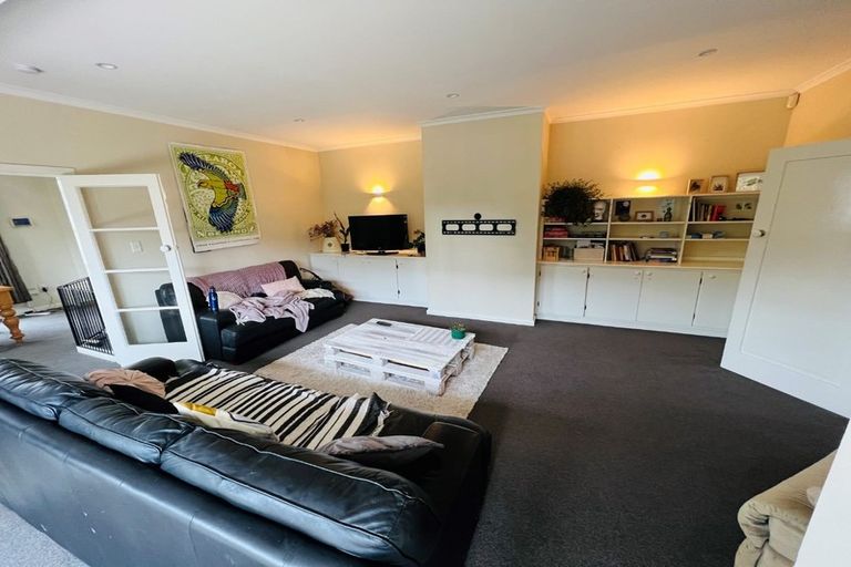 Photo of property in 17 Woodford Terrace, Ilam, Christchurch, 8053