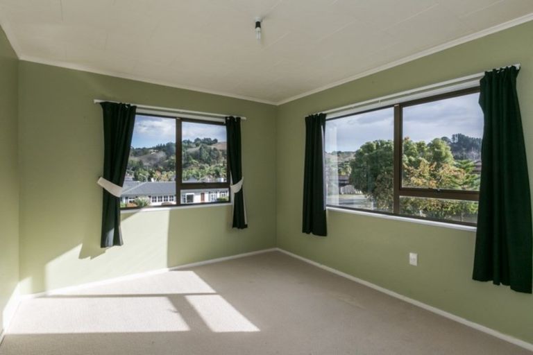 Photo of property in 2 Ewan Place, Taradale, Napier, 4112