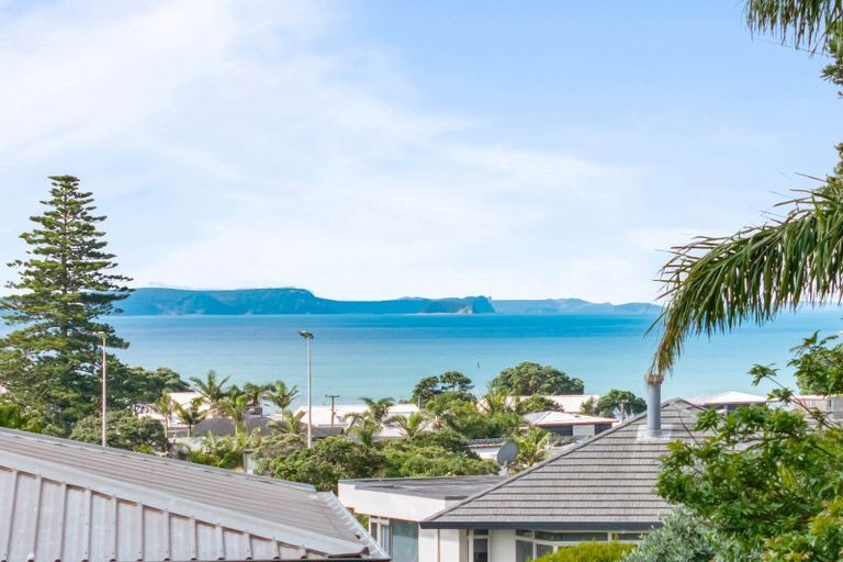Photo of property in 58b William Bayes Place, Red Beach, 0932