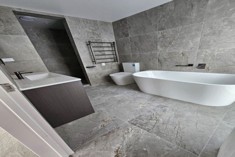 Photo of property in 35 Meadway, Sunnyhills, Auckland, 2010
