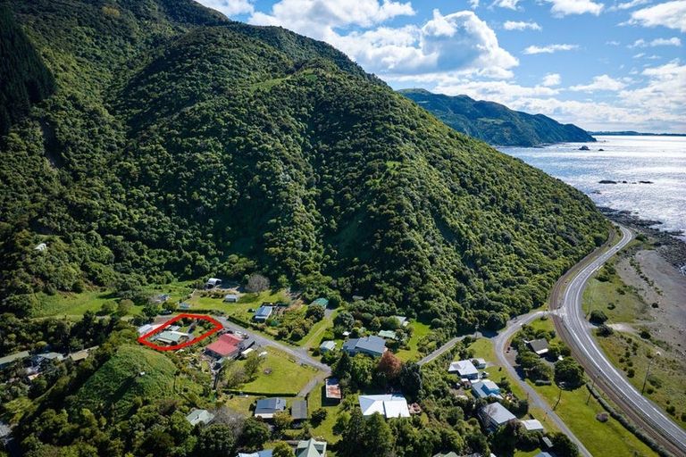 Photo of property in 17 Makura Road, Goose Bay, Kaikoura, 7374