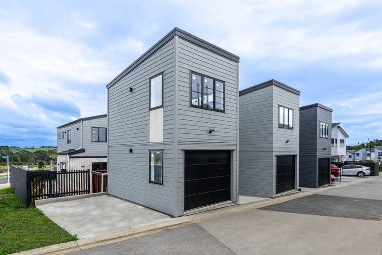 Photo of property in 1 Whiteywood Street, Westgate, 0814