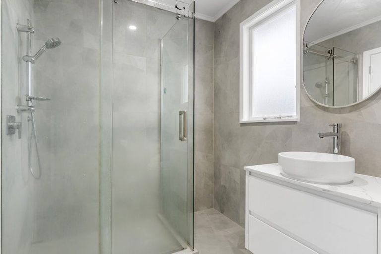 Photo of property in 19 Minaret Drive, Bucklands Beach, Auckland, 2014