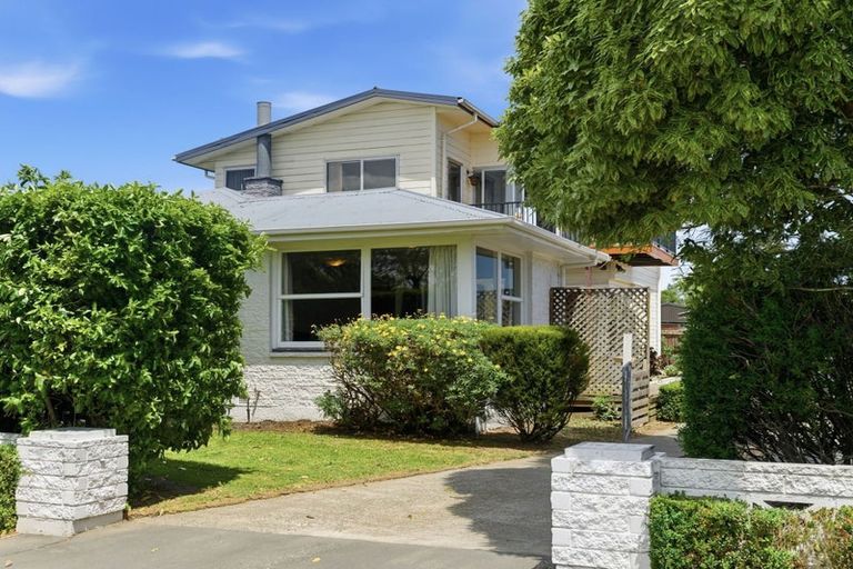 Photo of property in 15 Wychwood Crescent, Bishopdale, Christchurch, 8053