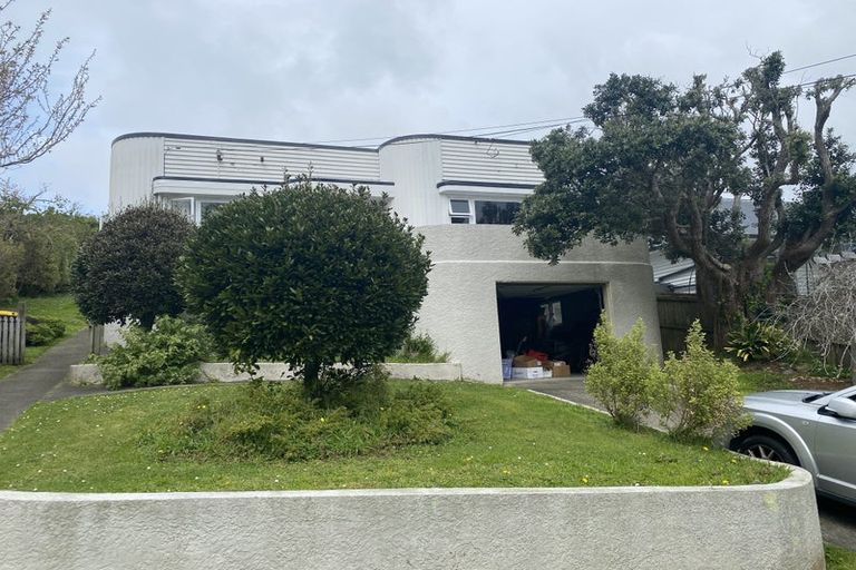 Photo of property in 6 David Crescent, Karori, Wellington, 6012