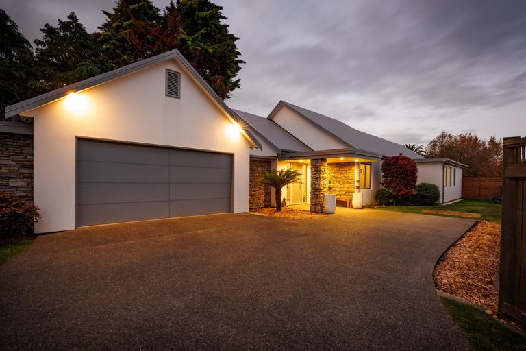 Photo of property in 5 Heritage Place, Terrace End, Palmerston North, 4410