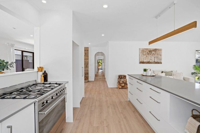Photo of property in 111 Dickson Road, Papamoa Beach, Papamoa, 3118