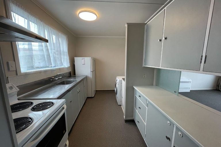 Photo of property in 10/55u Apu Crescent, Lyall Bay, Wellington, 6022