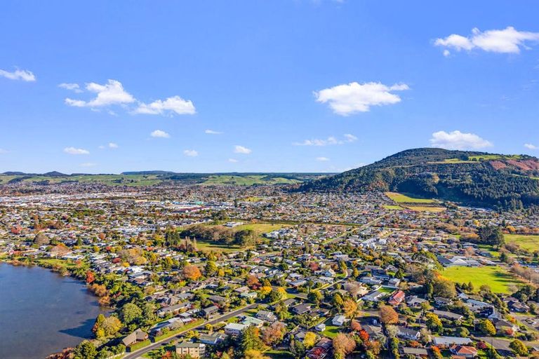 Photo of property in 46b Grand Vue Road, Kawaha Point, Rotorua, 3010