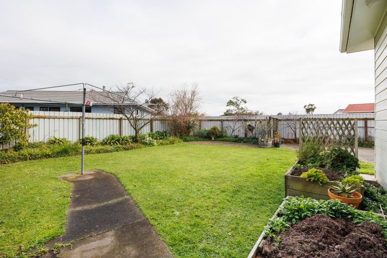 Photo of property in 26 Peppertree Glade, Kelvin Grove, Palmerston North, 4414