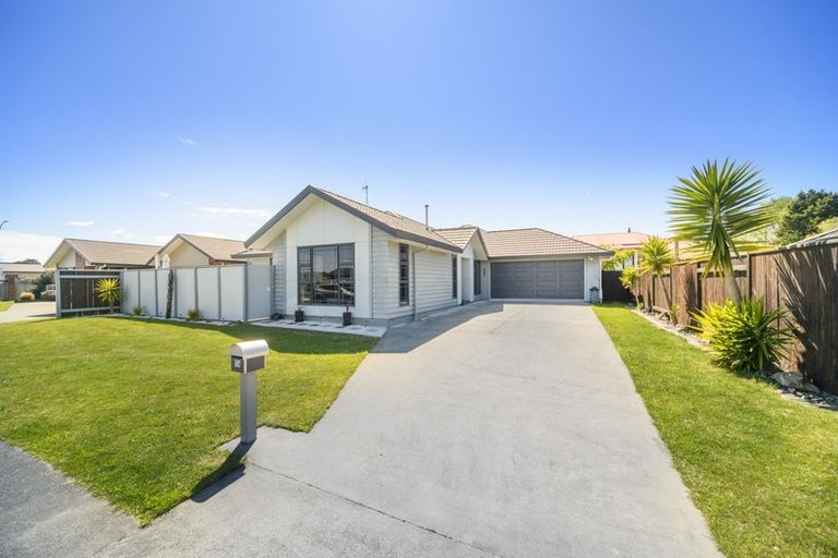 Photo of property in 76 Geneva Terrace, Kelvin Grove, Palmerston North, 4414