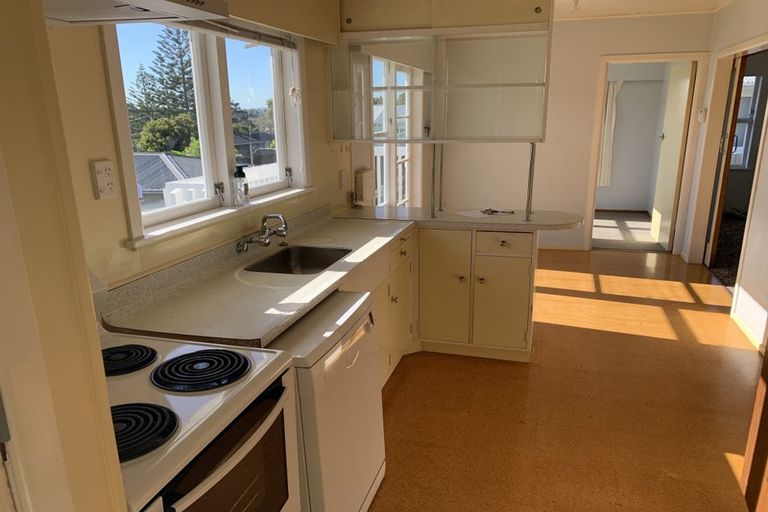 Photo of property in 16 Huruhuru Road, Massey, Auckland, 0614