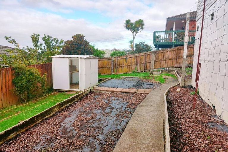 Photo of property in 79 Garton Drive, Massey, Auckland, 0614