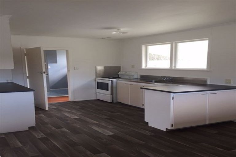 Photo of property in 48 Lauderdale Road, Birkdale, Auckland, 0626