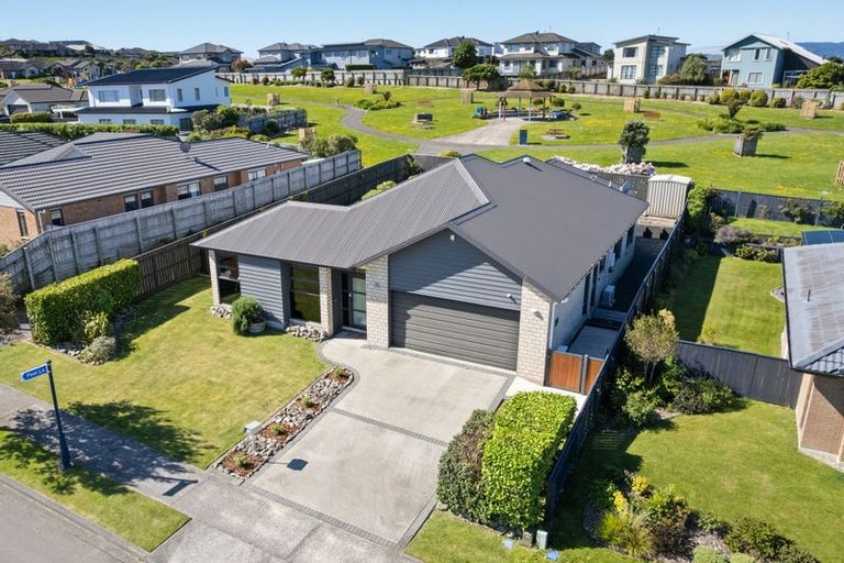 Photo of property in 21 Nelson Avenue, Aotea, Porirua, 5024