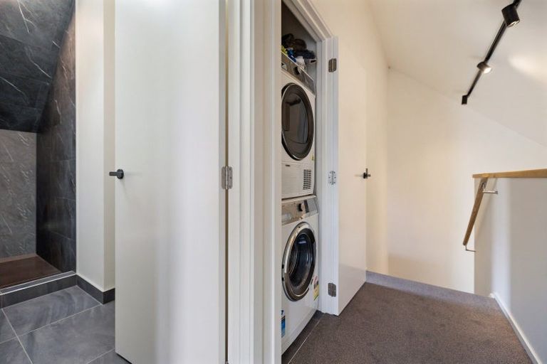 Photo of property in 62 Casterway Crescent, Jacks Point, 9371