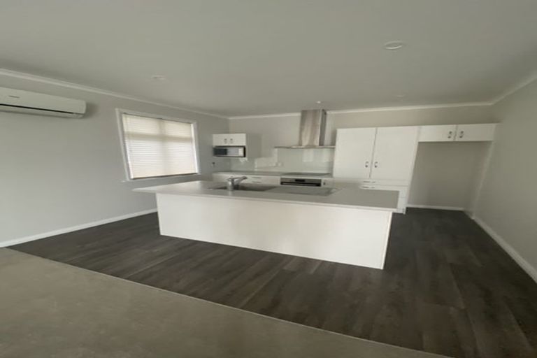 Photo of property in 230 The Esplanade, Island Bay, Wellington, 6023