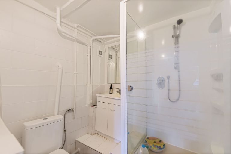 Photo of property in 38 Lanigan Street, Birkdale, Auckland, 0626