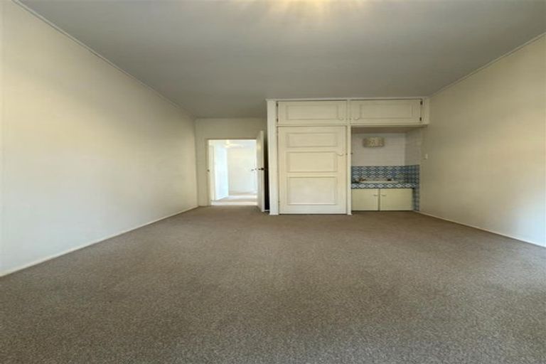 Photo of property in 208 Godley Road, Titirangi, Auckland, 0604