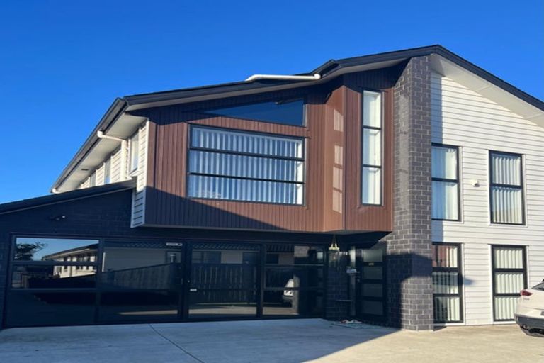 Photo of property in 714a Massey Road, Mangere, Auckland, 2022