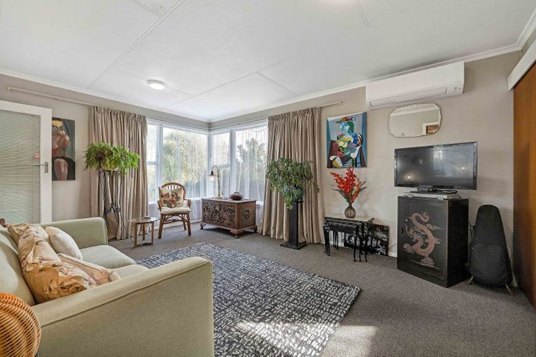 Photo of property in 8 Omata Road, Westown, New Plymouth, 4310