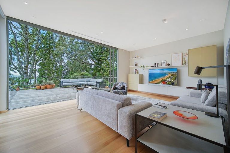 Photo of property in 50 Paturoa Road, Titirangi, Auckland, 0604