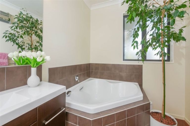 Photo of property in 8 Heaphy Court, Rolleston, 7614