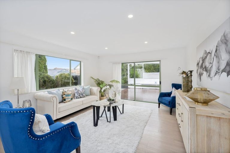 Photo of property in 2 Ferngrove Avenue, Ranui, Auckland, 0612