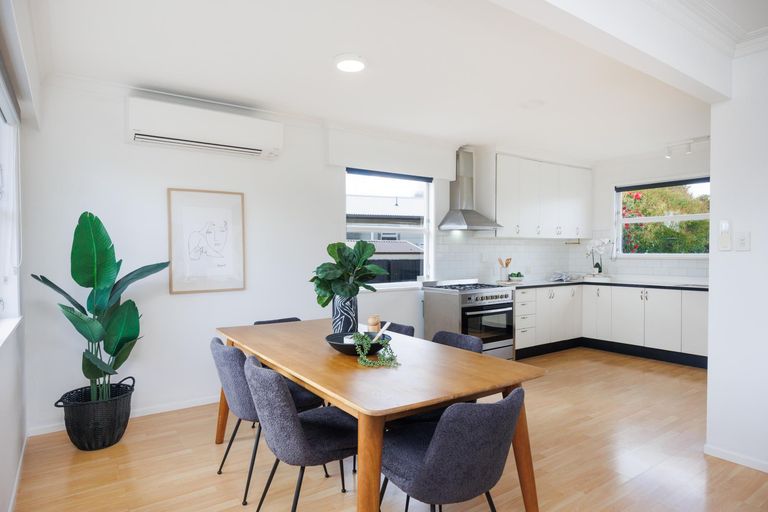 Photo of property in 36 Winston Avenue, Hokowhitu, Palmerston North, 4410