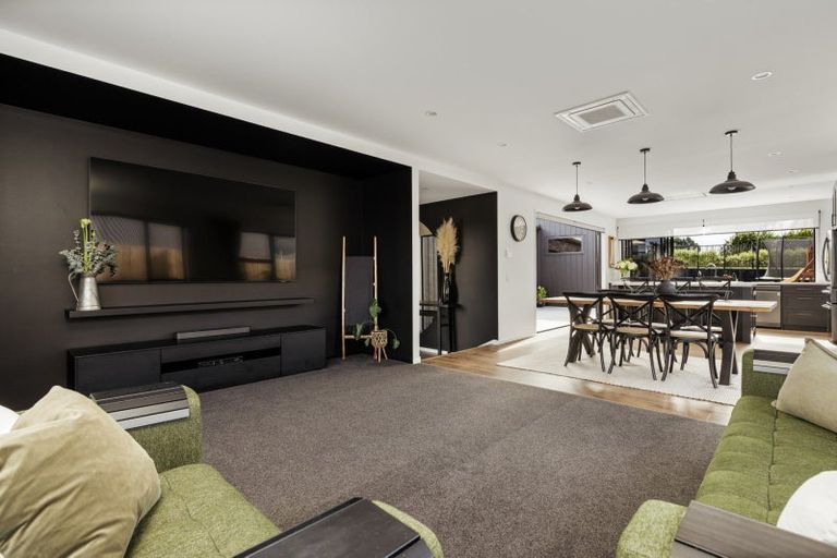 Photo of property in 1 Kiritiana Close, Pyes Pa, Tauranga, 3112