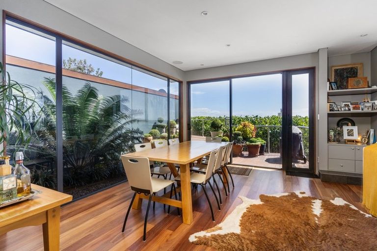 Photo of property in 67 Harbour View Road, Omokoroa, 3114