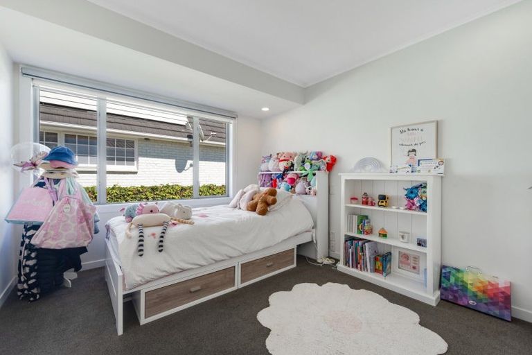 Photo of property in 9 Shelly Beach Parade, Cockle Bay, Auckland, 2014