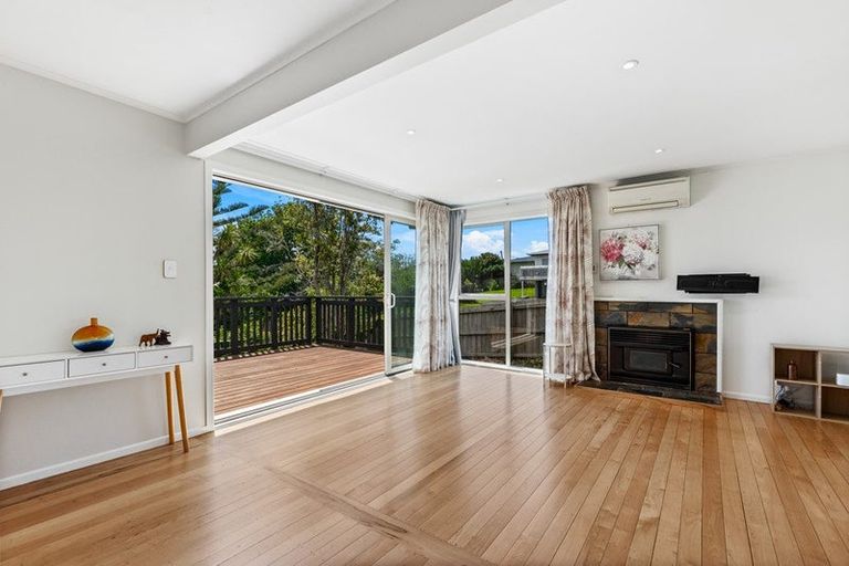 Photo of property in 185 Waimumu Road, Massey, Auckland, 0614