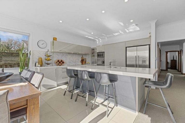 Photo of property in 59 Gilbert Street, New Plymouth, 4310